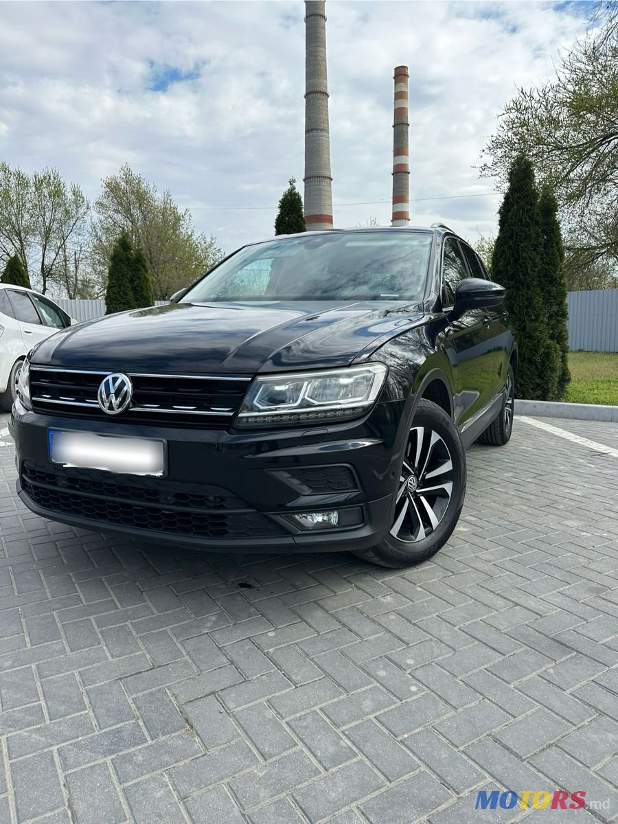 2019' Volkswagen Tiguan photo #5