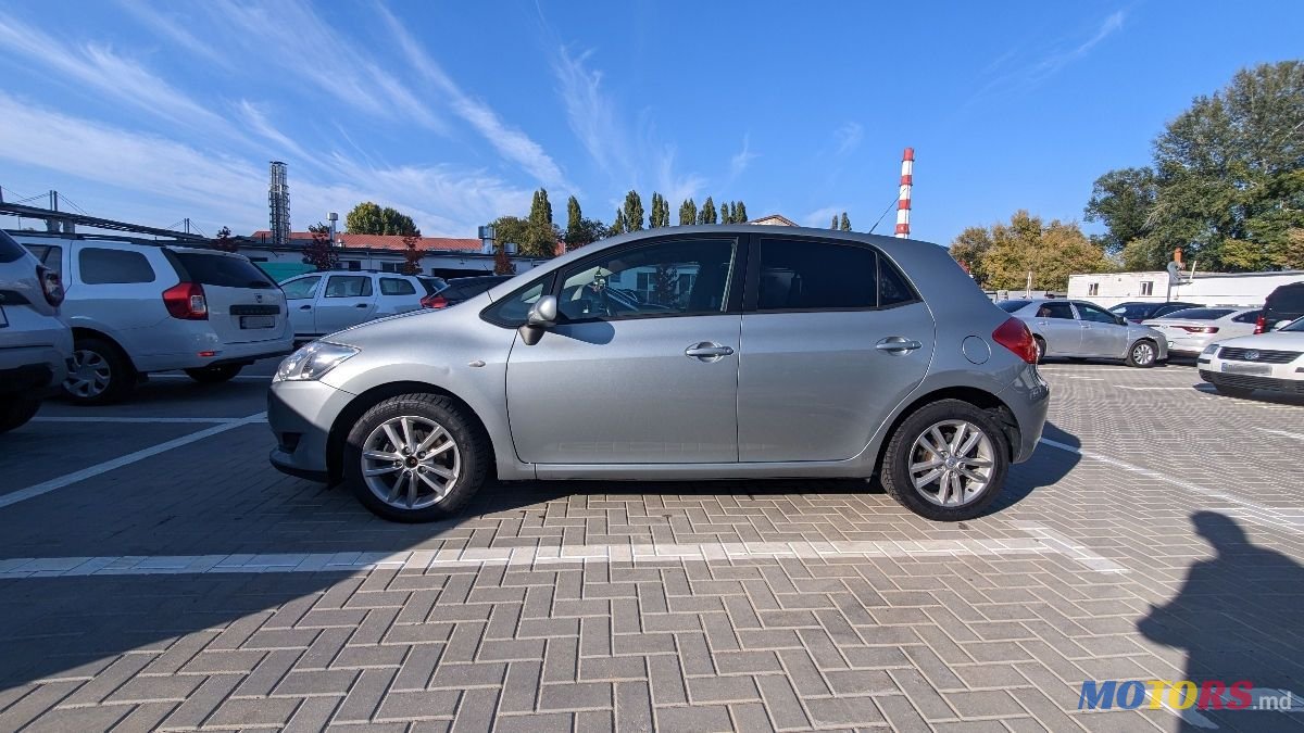 2009' Toyota Auris photo #2