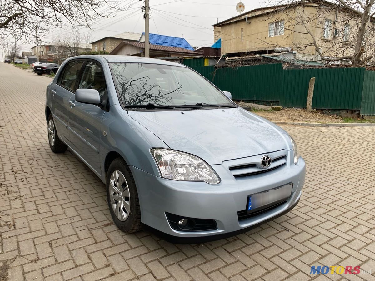 2005' Toyota Corolla photo #1