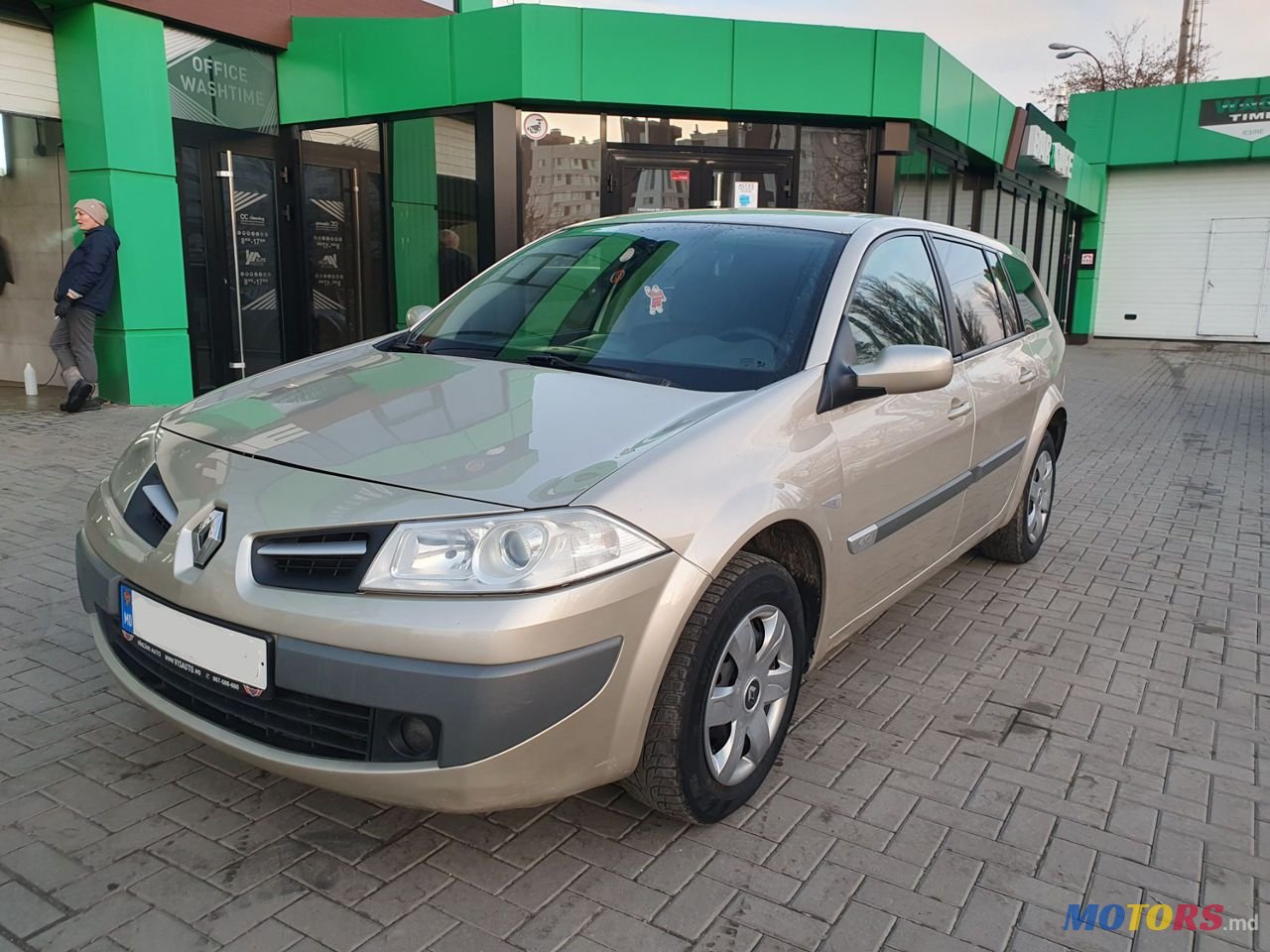 2011' Renault Megane photo #1