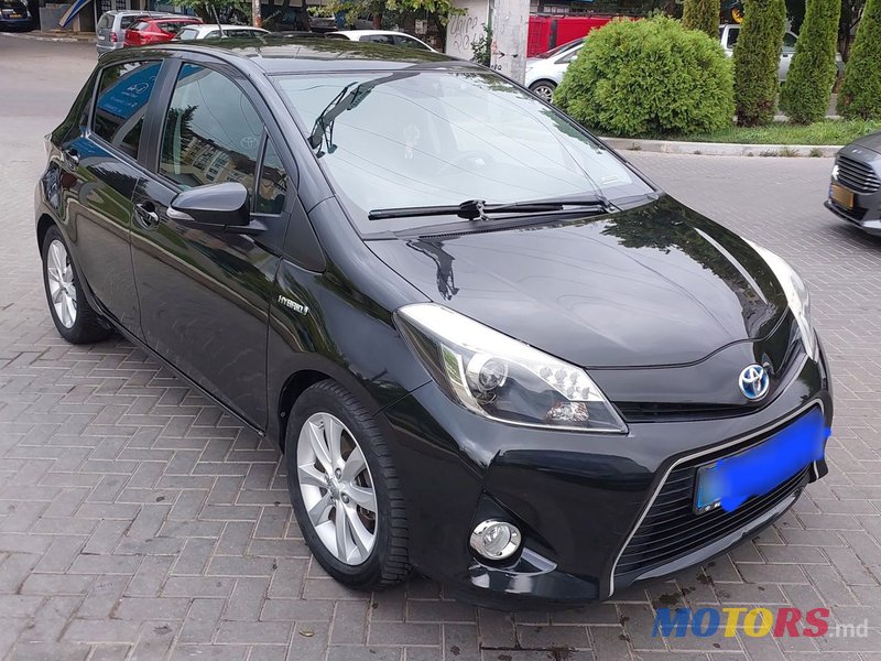 2012' Toyota Yaris photo #1