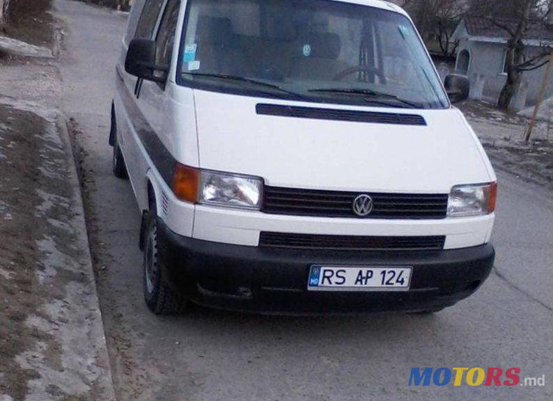 2001' Volkswagen Transporter photo #1