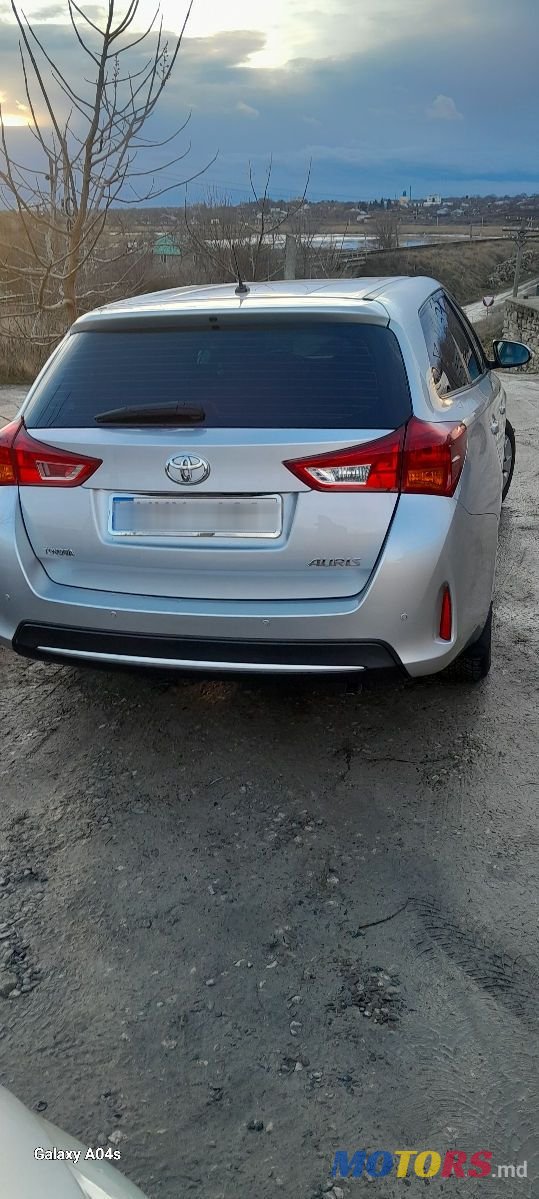 2014' Toyota Auris photo #3