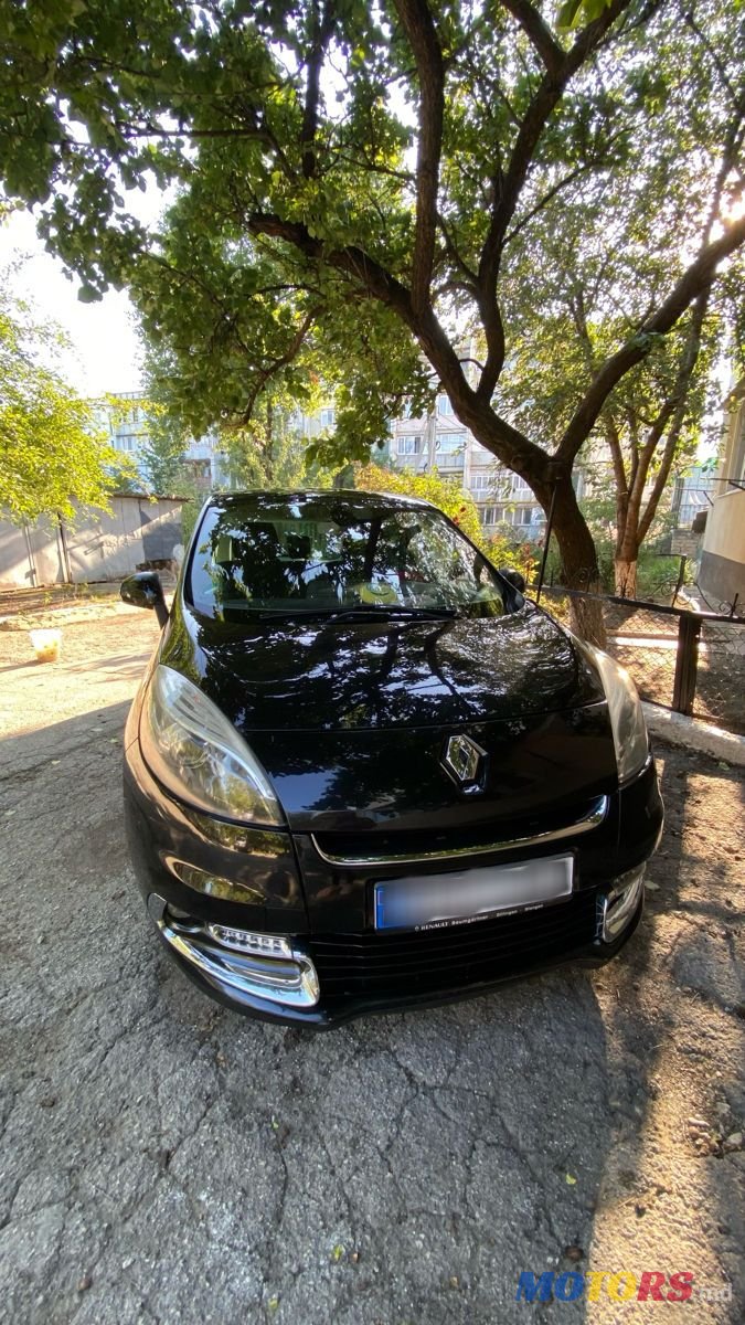 2012' Renault Scenic photo #4