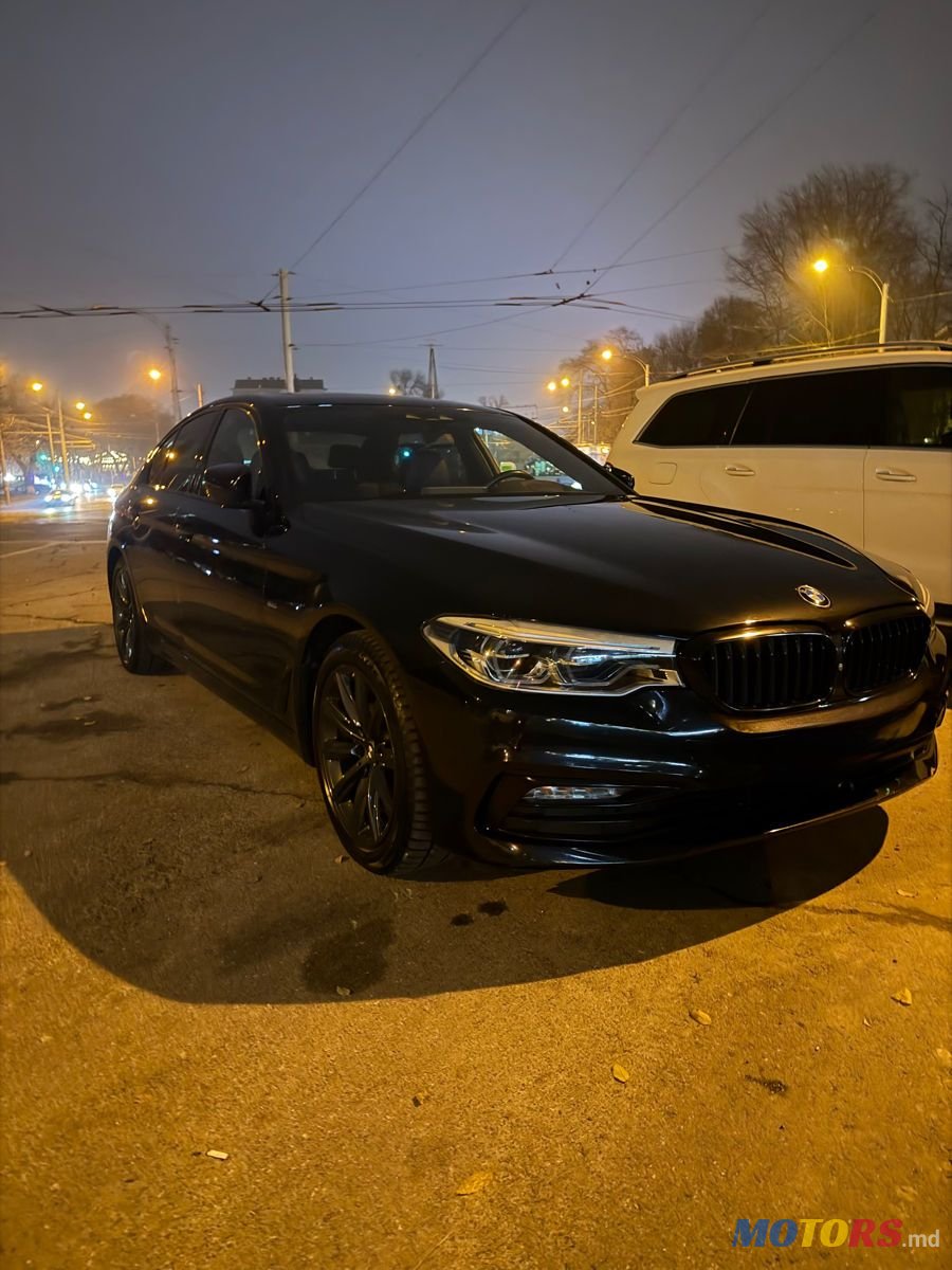 2017' BMW 5 Series photo #2