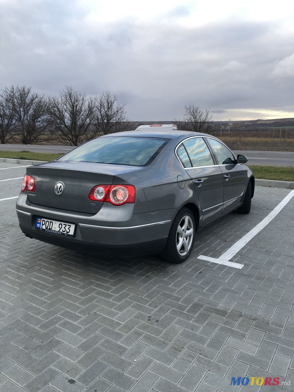 2005' Volkswagen Passat photo #3
