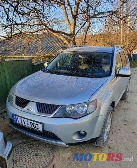 2007' Mitsubishi Outlander photo #1