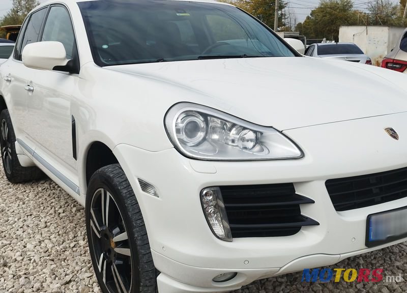 2010' Porsche Cayenne photo #5