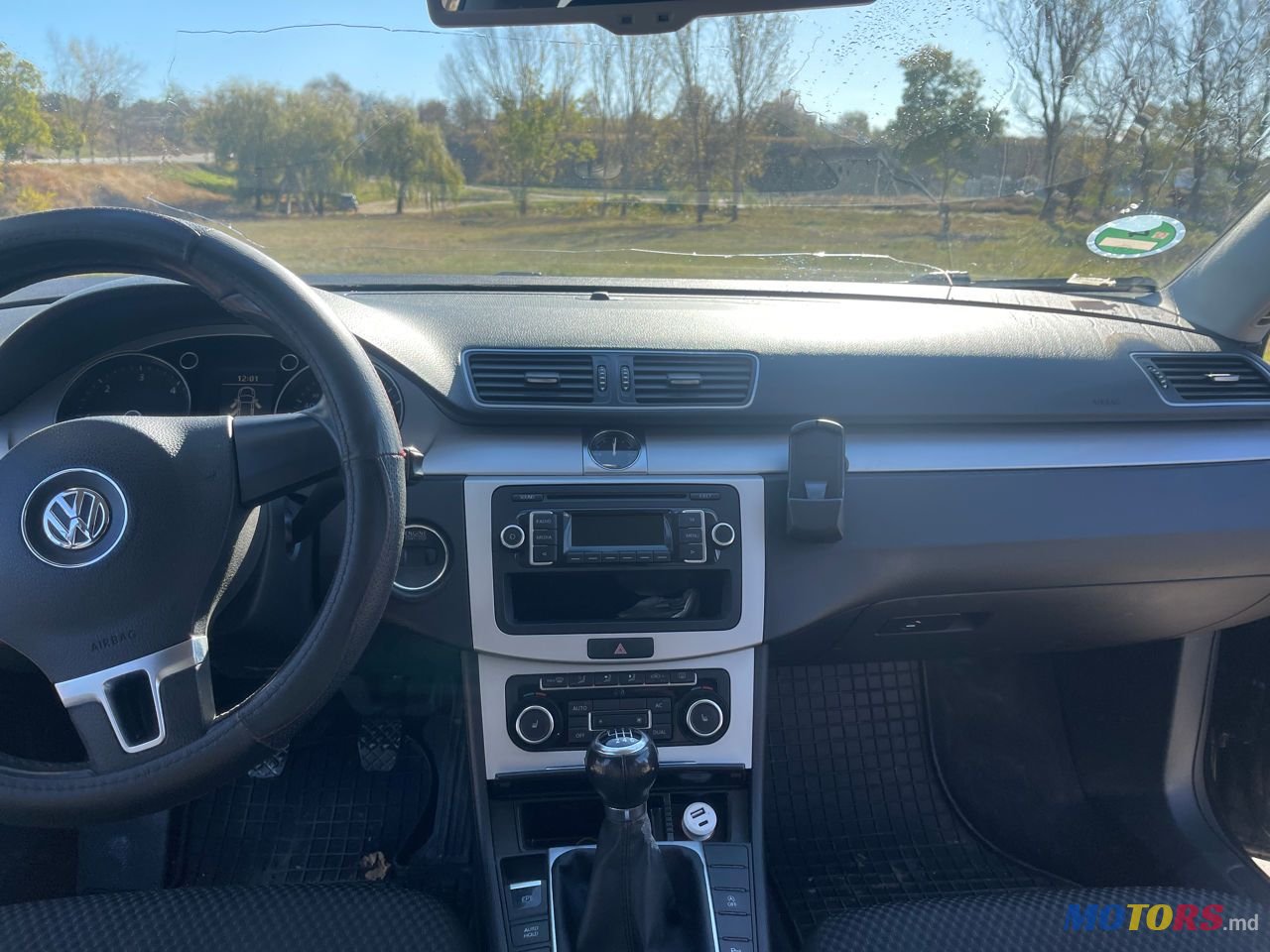 2012' Volkswagen Passat photo #6