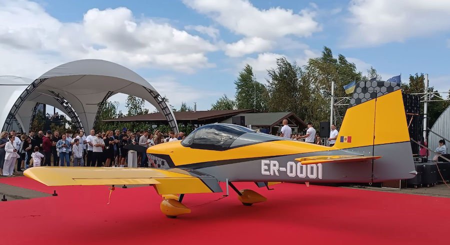 Создатели первого в Молдове самолета приступили к созданию второго воздушного судна