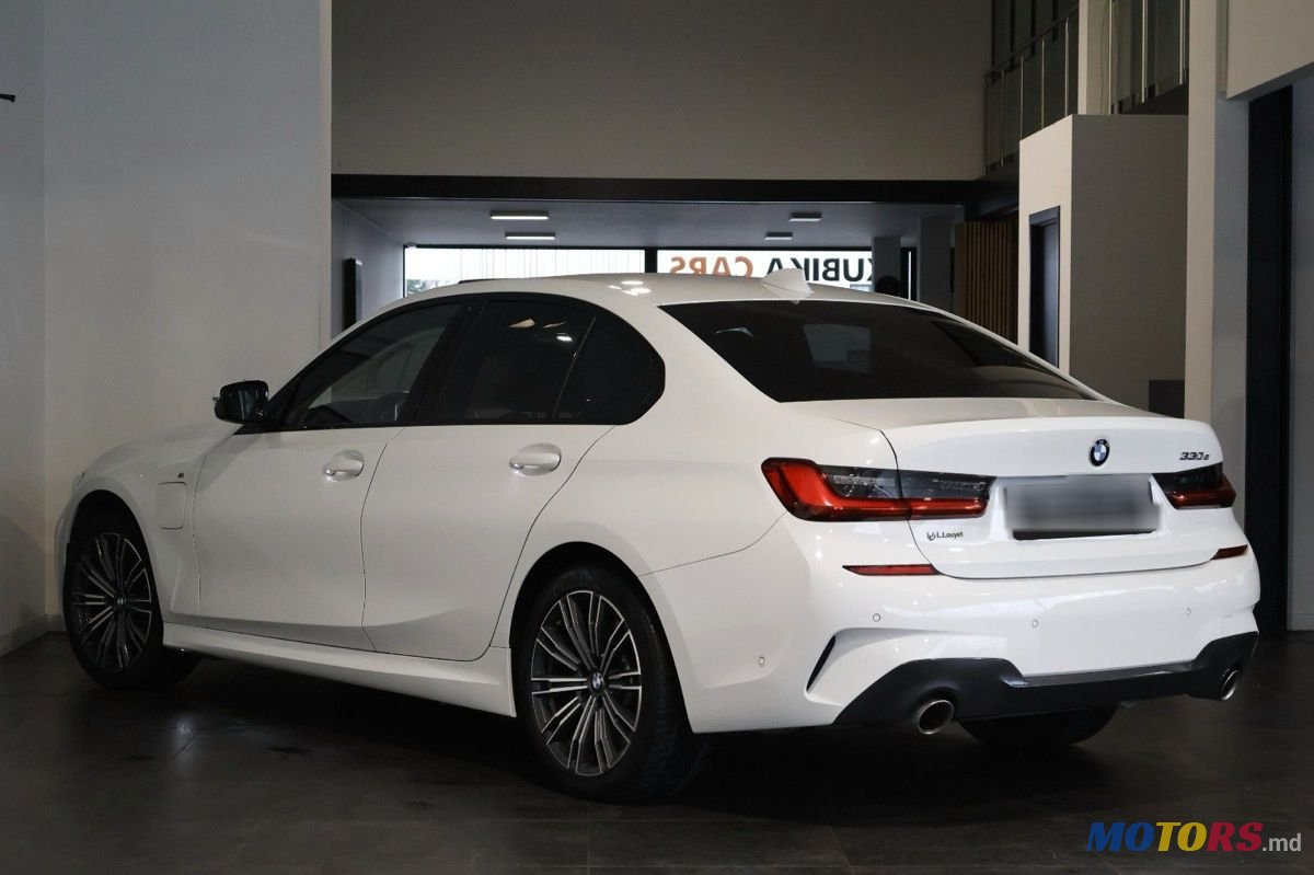2020' BMW 3 Series photo #2