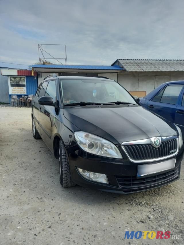 2012' Skoda Fabia photo #3