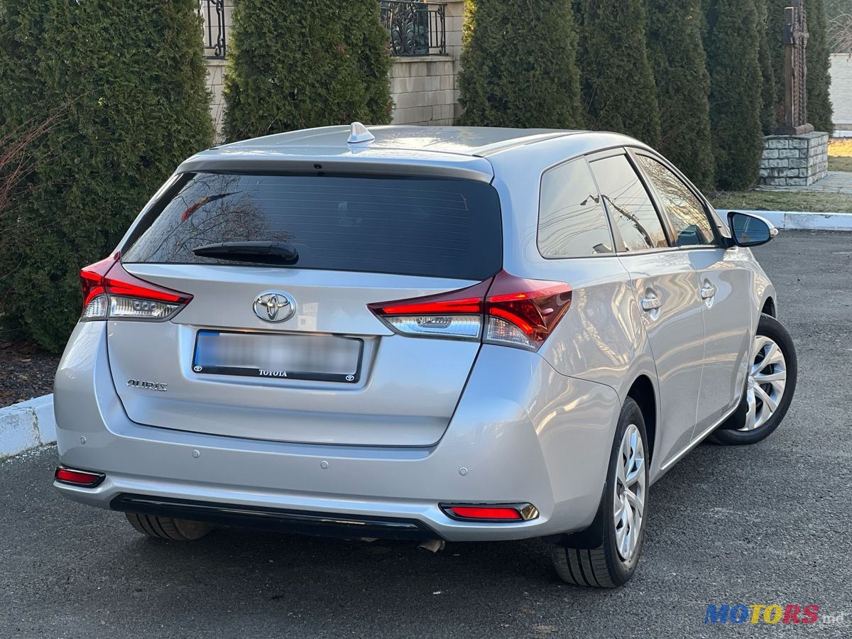 2017' Toyota Auris photo #4