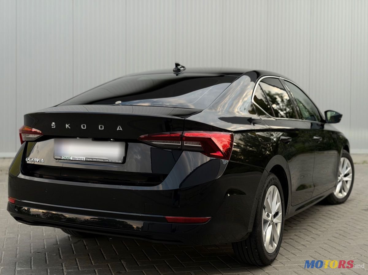 2021' Skoda Octavia photo #2