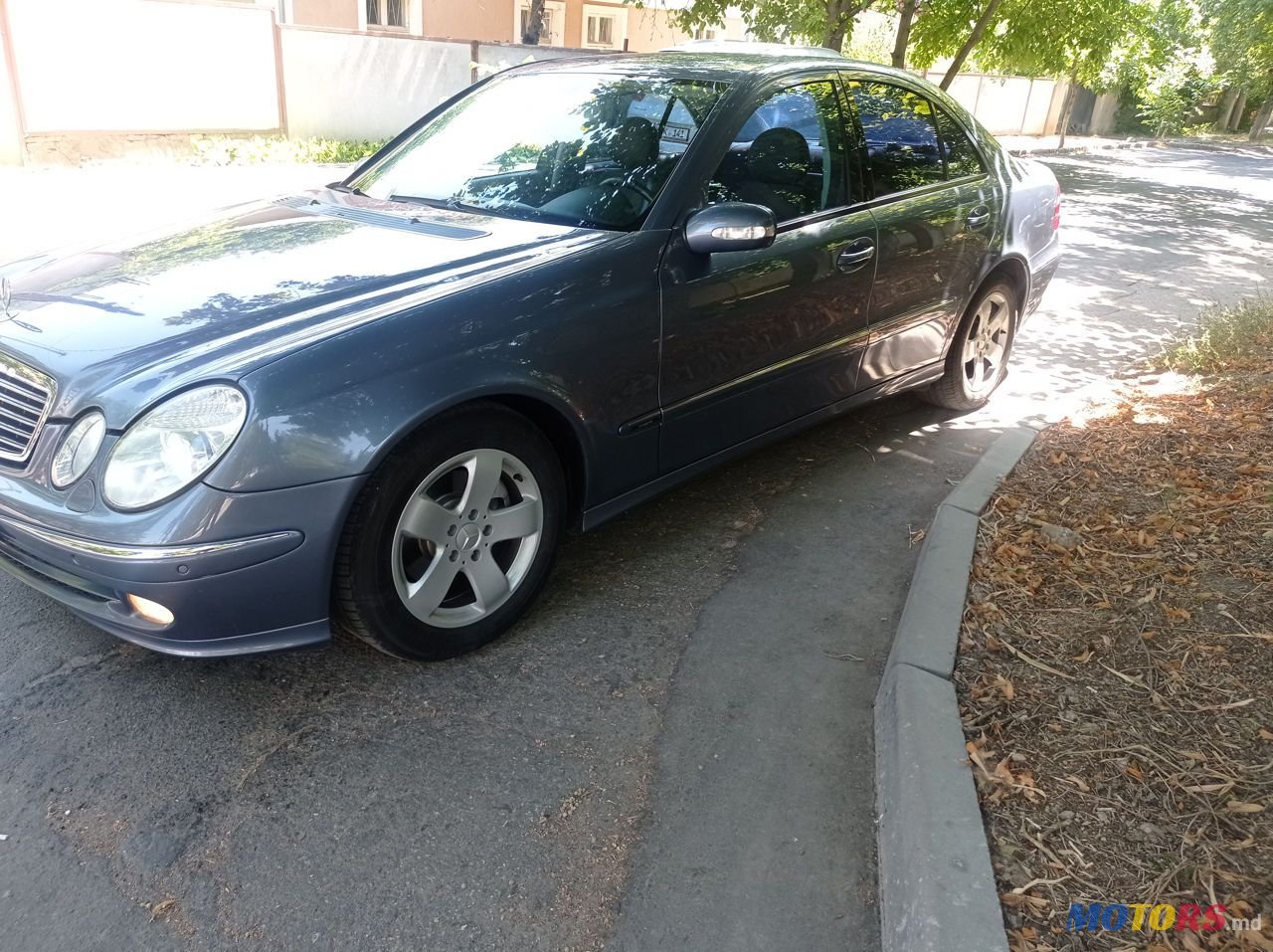 2004' Mercedes-Benz E Класс photo #2