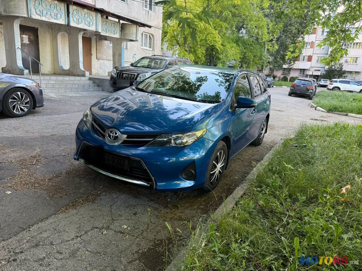 2015' Toyota Auris photo #2
