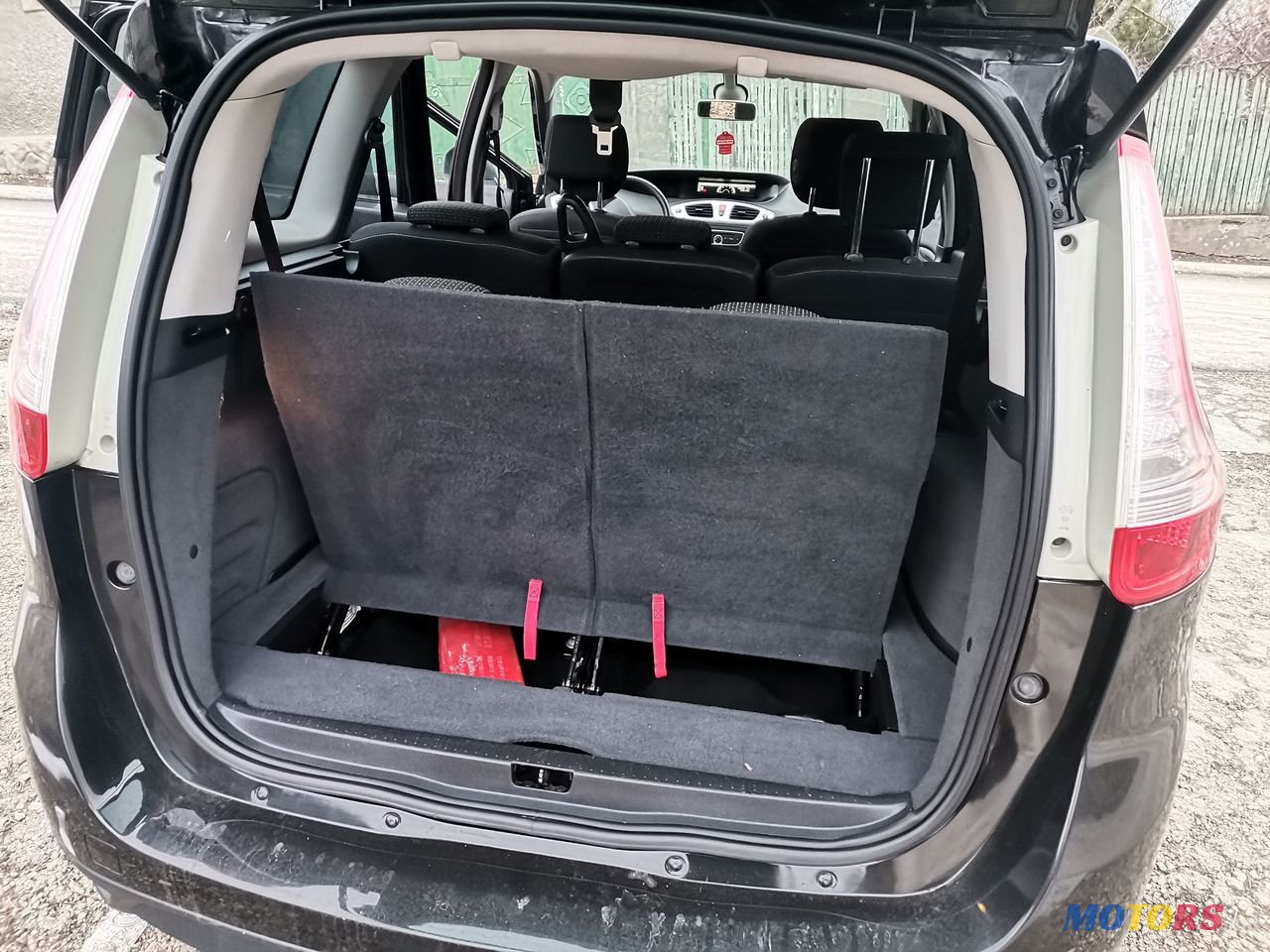 2009' Renault Grand Scenic photo #5