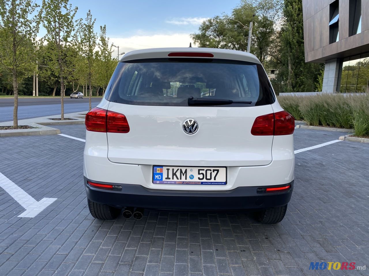 2016' Volkswagen Tiguan photo #6