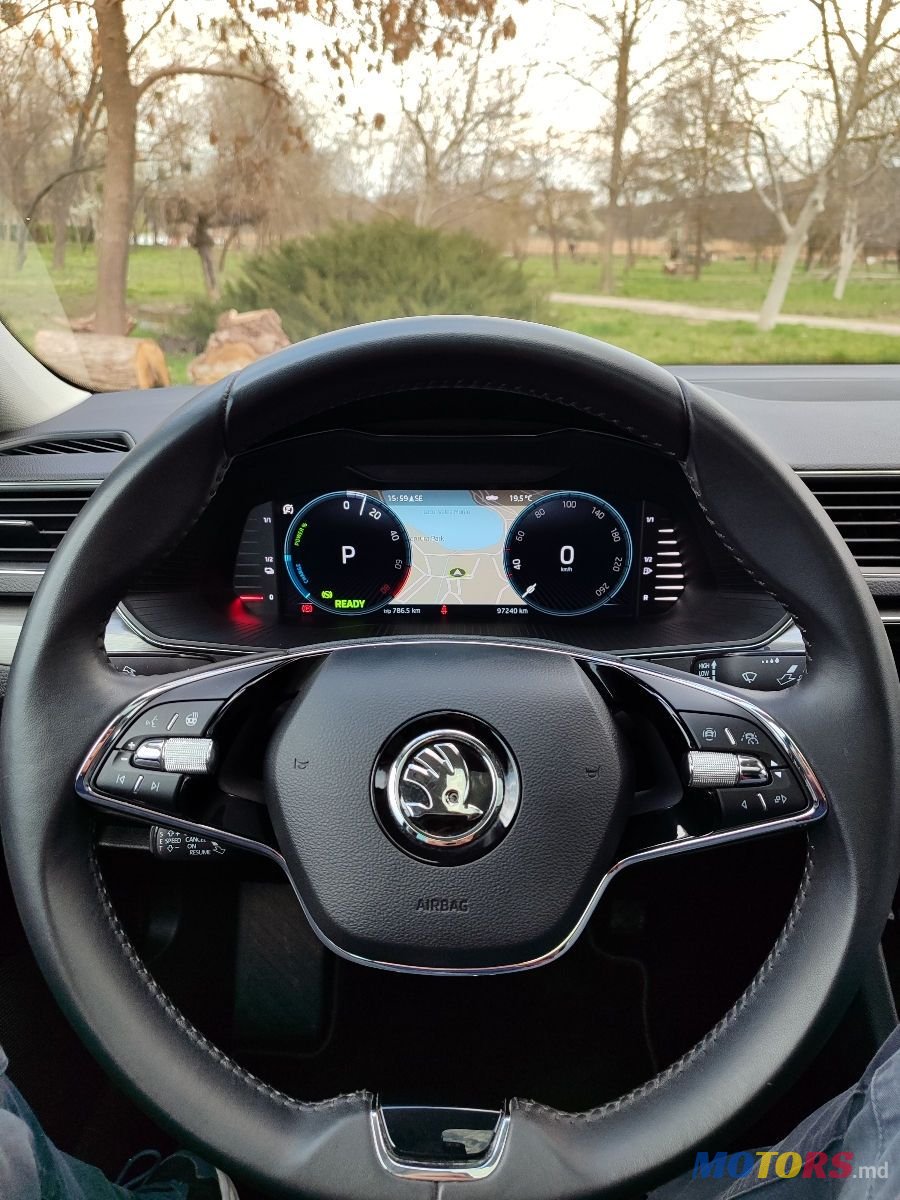 2022' Skoda Superb photo #2