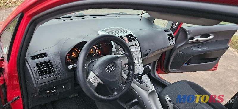 2007' Toyota Auris photo #4