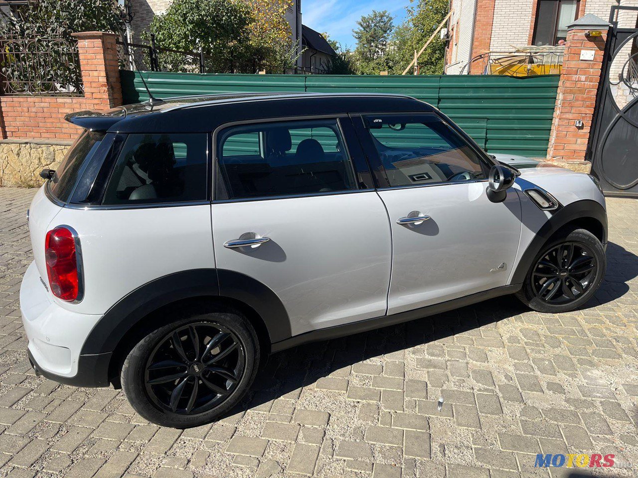 2012' MINI Cooper S photo #3