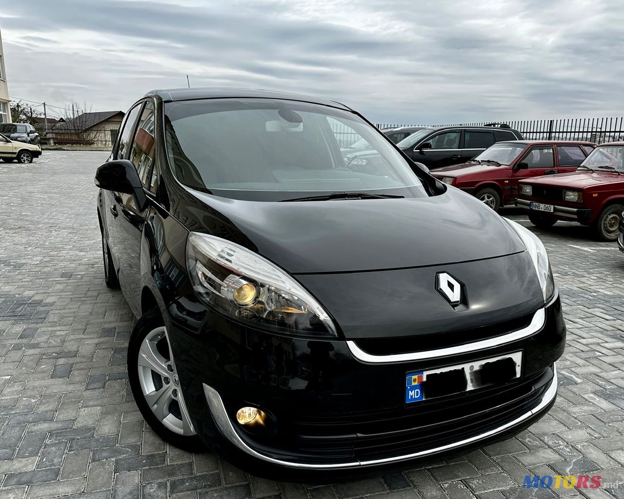 2012' Renault Grand Scenic photo #4