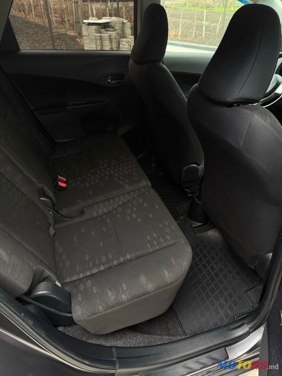 2011' Subaru Trezia photo #6