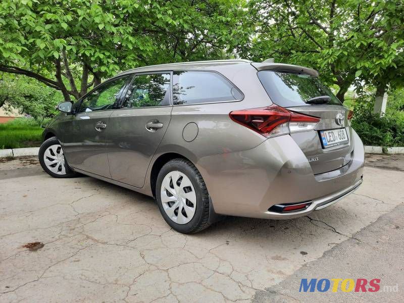 2017' Toyota Auris photo #4