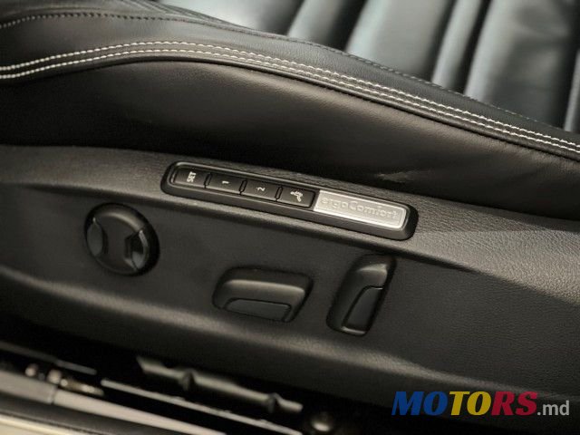 2017' Volkswagen Passat photo #6