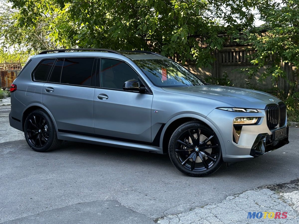 2023' BMW X7 photo #3
