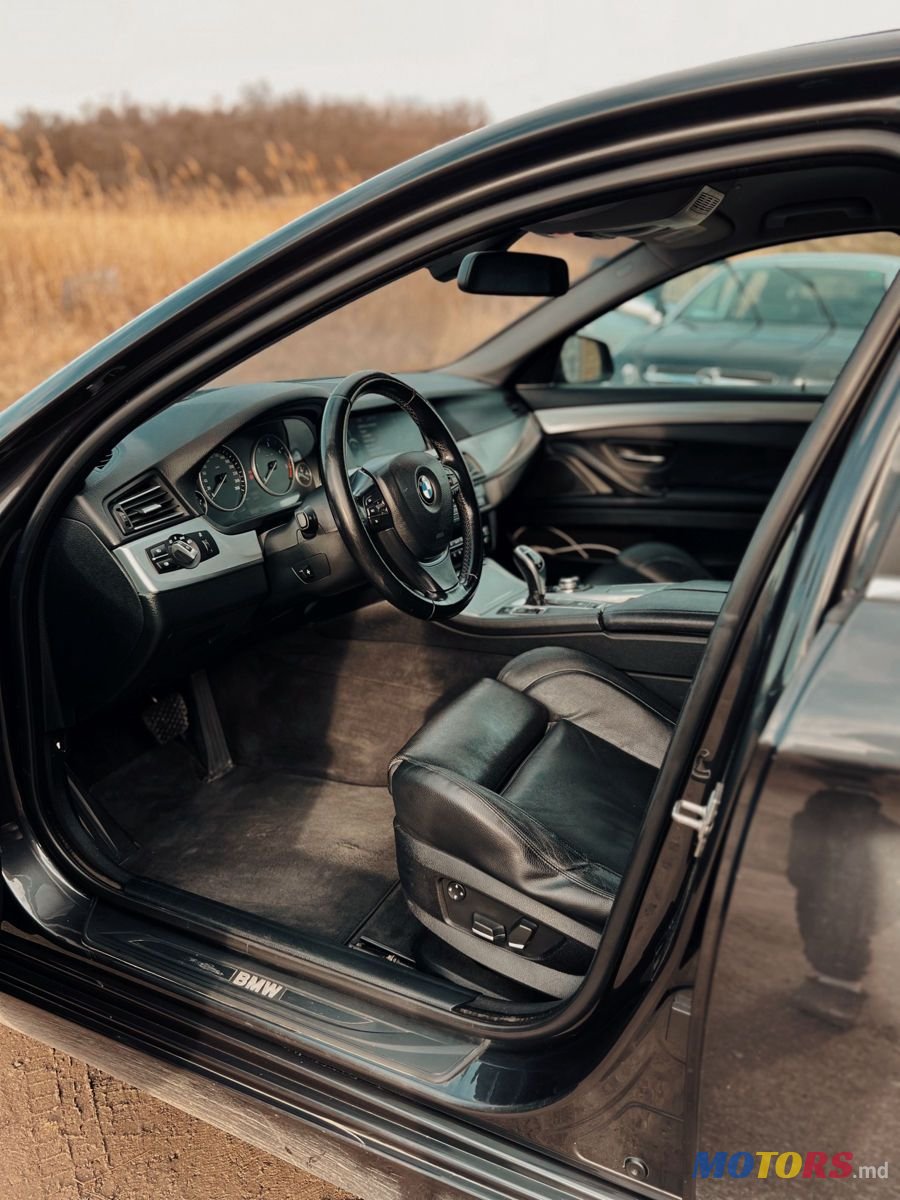 2010' BMW 5 Series photo #6