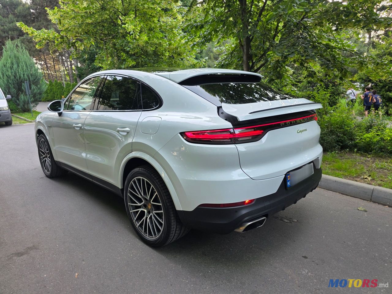 2020' Porsche Cayenne Coupe photo #5
