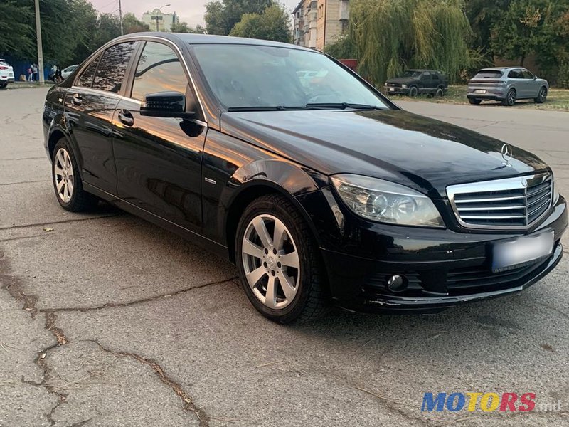 2010' Mercedes-Benz C-Class photo #2