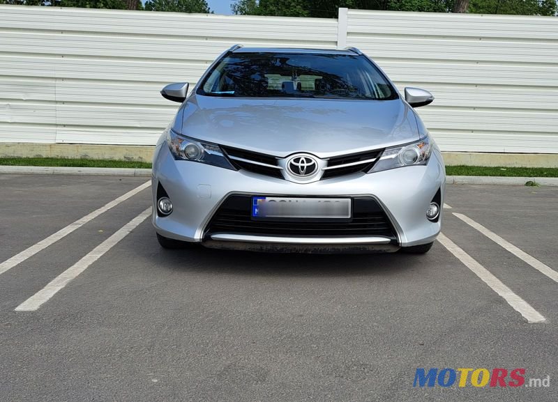 2016' Toyota Auris photo #3