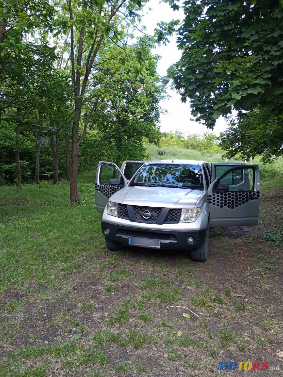 2009' Nissan Navara photo #3