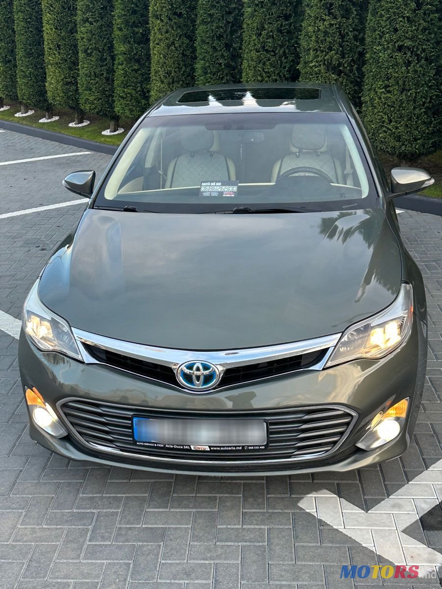 2013' Toyota Avalon photo #2