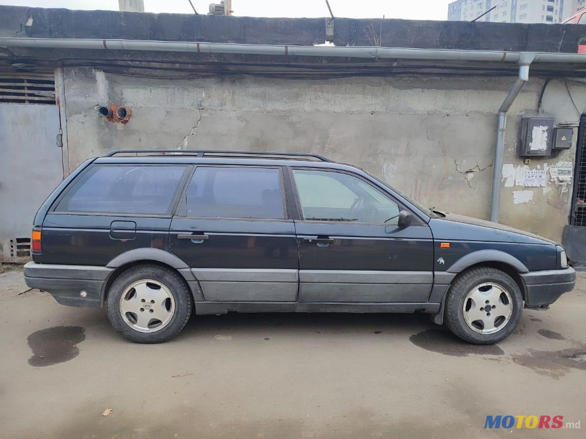 1993' Volkswagen Passat photo #2