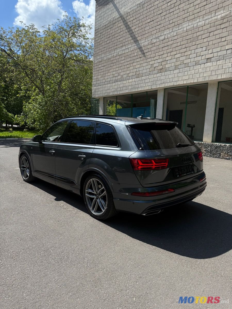 2019' Audi Q7 photo #4