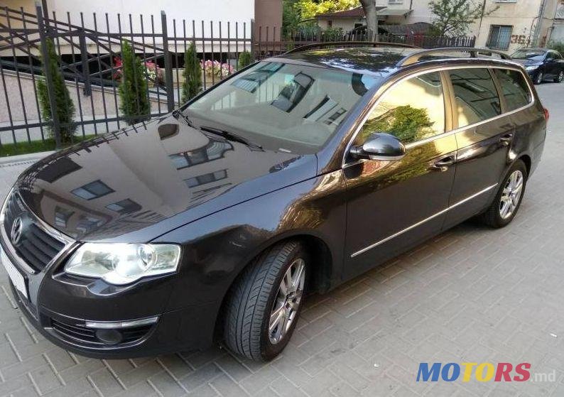 2009' Volkswagen Passat photo #1