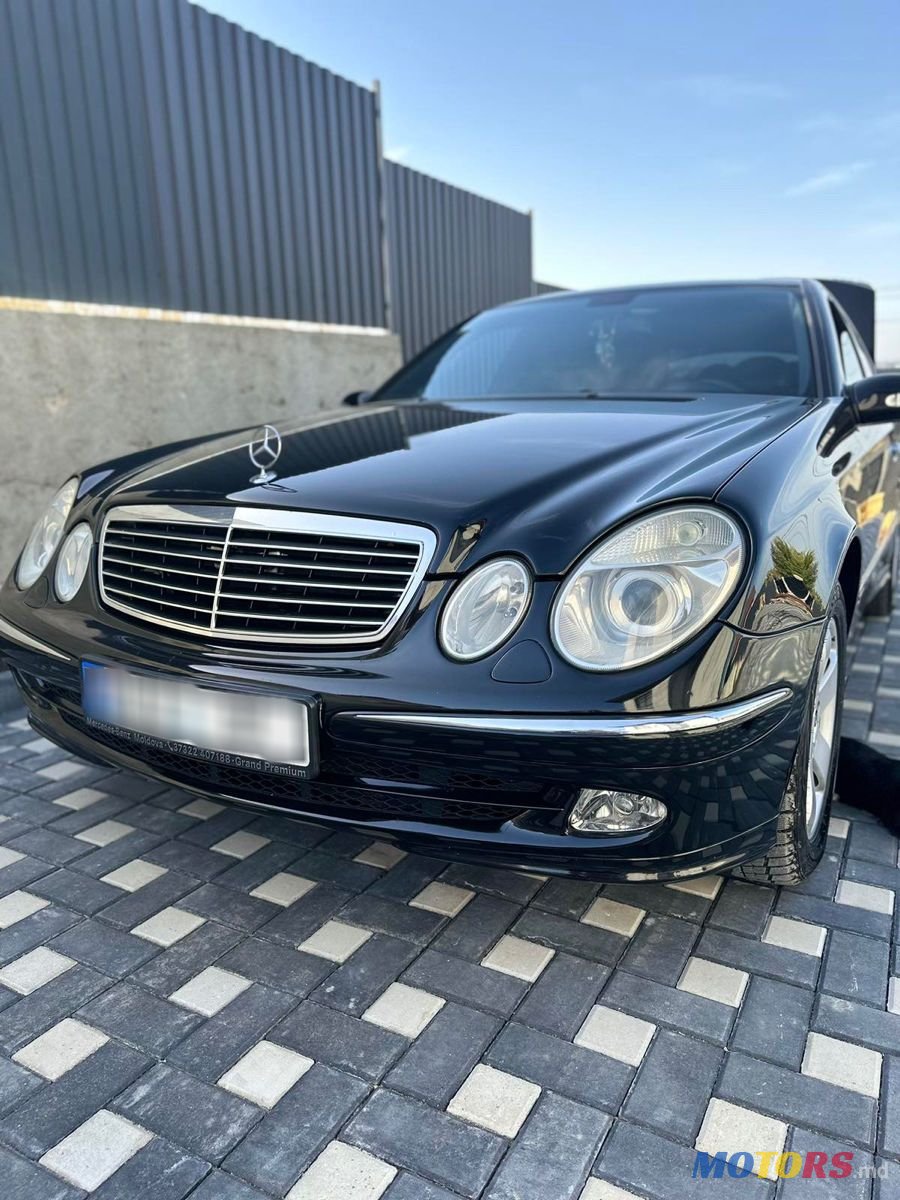 2005' Mercedes-Benz E Класс photo #1