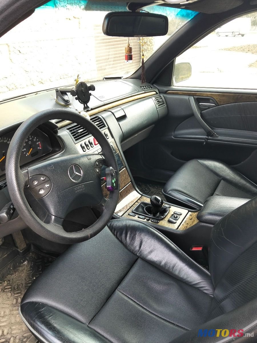 2000' Mercedes-Benz E-Class photo #5