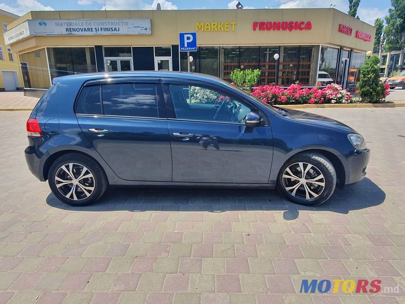 2010' Volkswagen Golf photo #4