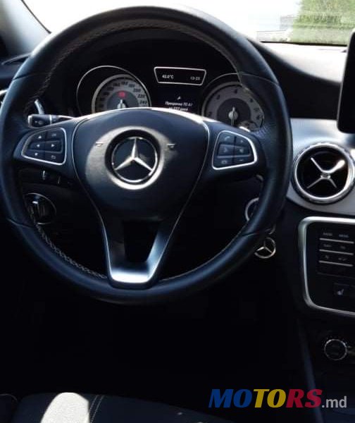 2016' Mercedes-Benz GLA photo #6