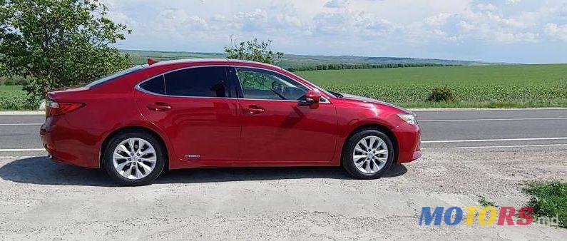 2013' Lexus ES photo #1