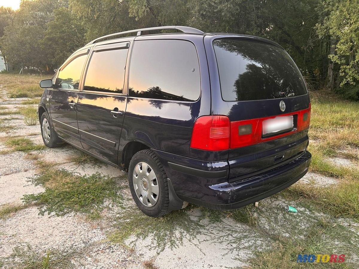 2001' Volkswagen Sharan photo #3