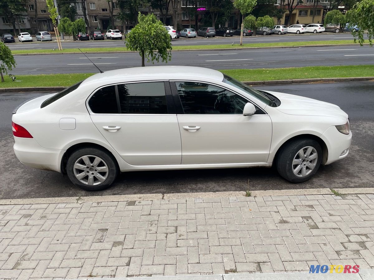 2009' Skoda Superb photo #4