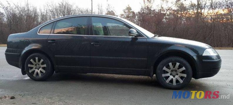 2005' Volkswagen Passat photo #1