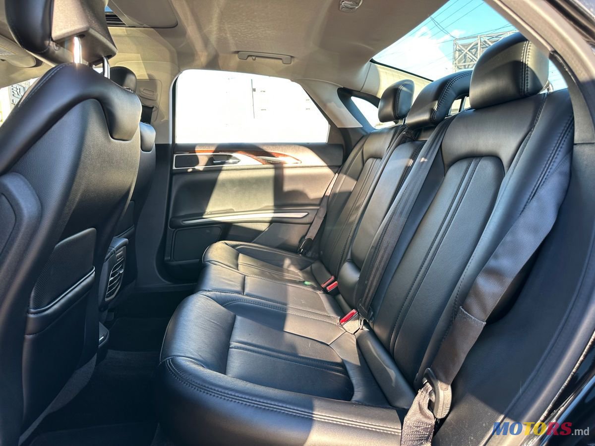 2016' Lincoln MKZ photo #5