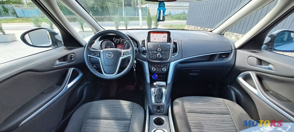 2015' Opel Zafira photo #6