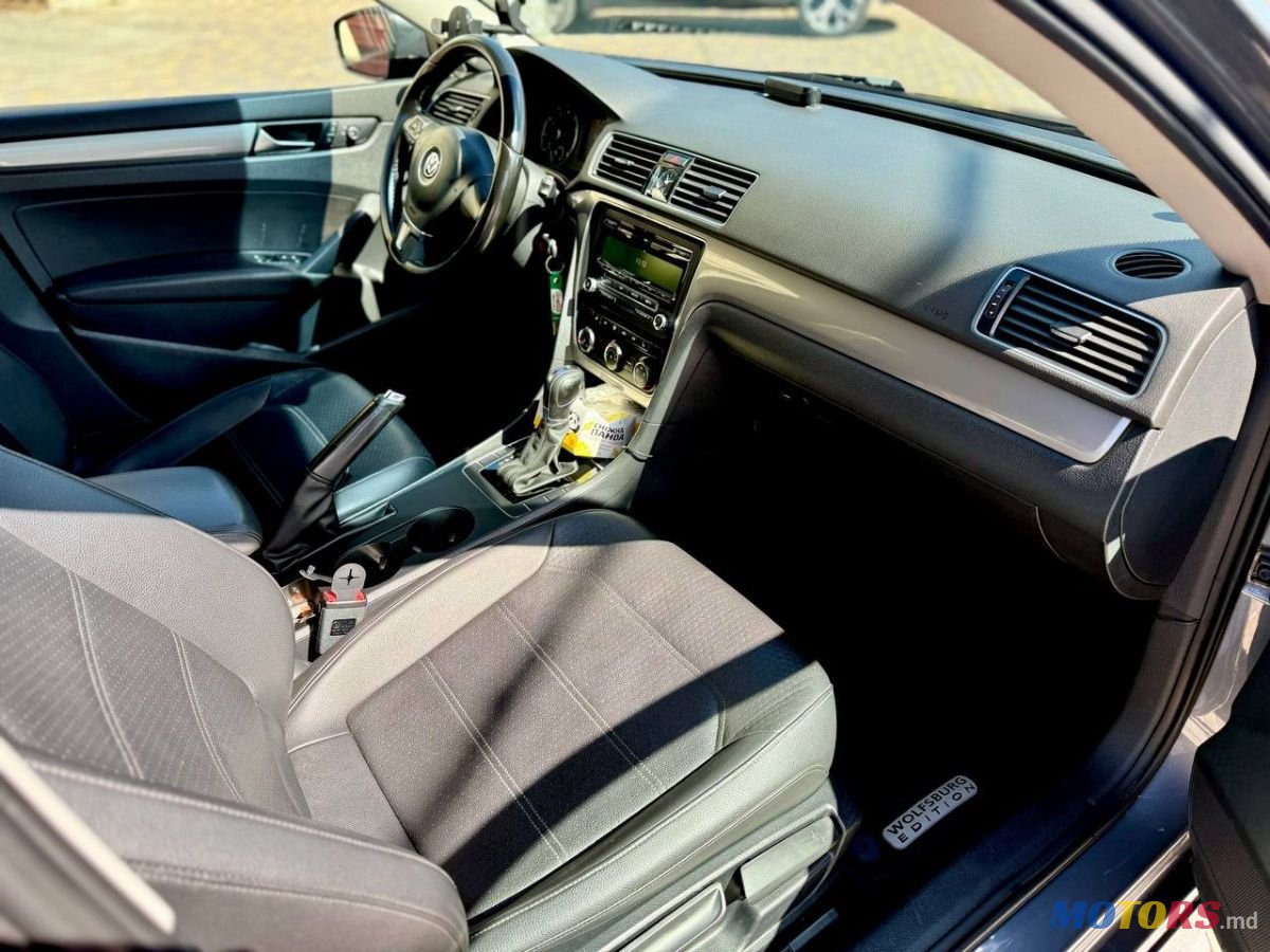 2014' Volkswagen Passat photo #1